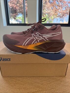 Asics Novablast 5 TR Women’s Nature Bathing/Rubble Red size 9.5